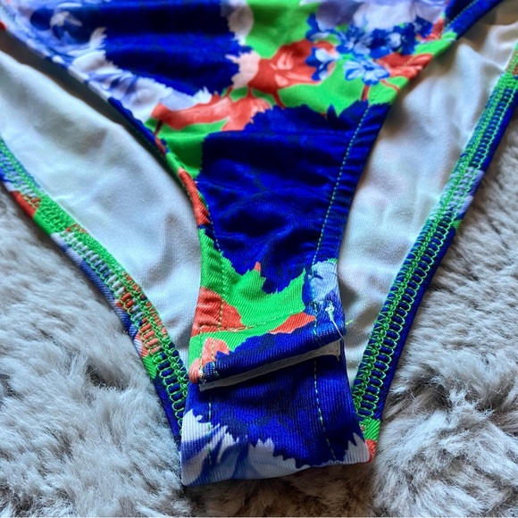 NWT Forever 21 floral one shoulder bodysuit size small  snap crotch - Picture 2 of 5